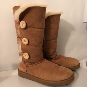 Women’s Ugg Bailey Button Triplet in Chesnut